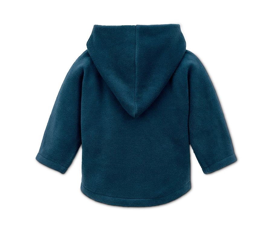 Rückansicht einer blauen Fleecejacke mit Kapuze aus recyceltem Material.