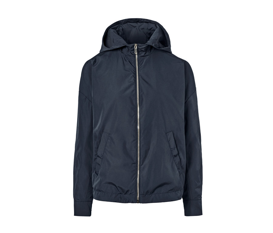 Ein kurzer, marineblauer Parka mit Kapuze.