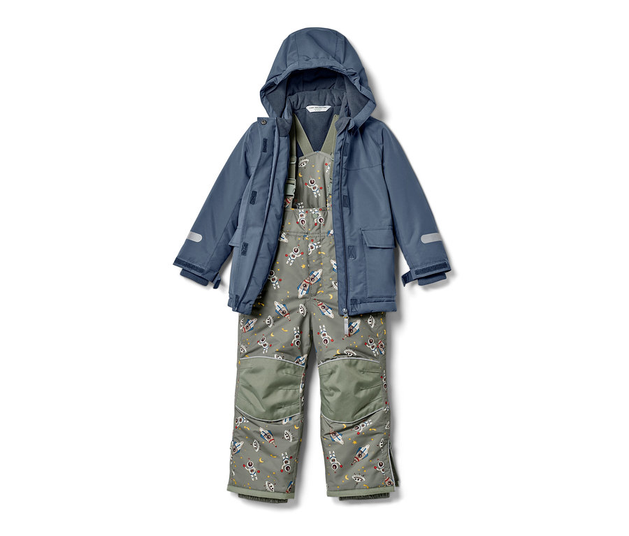 Kinder-Schneekombi mit blauer Jacke und grauer Hose mit Raketen- und Astronautenmuster.