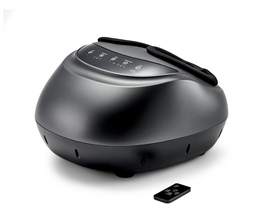 Ein schwarzes Fußmassagegerät mit einer Fernbedienung.