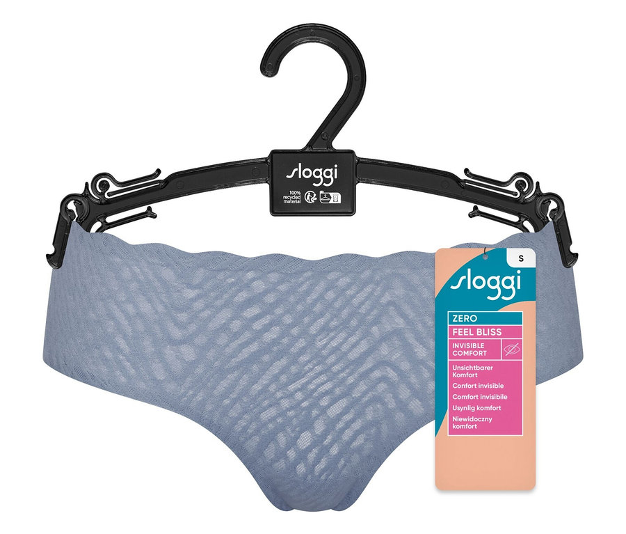sloggi ZERO Feel Bliss Hipster, bluish gray hängt an einem schwarzen Bügel.