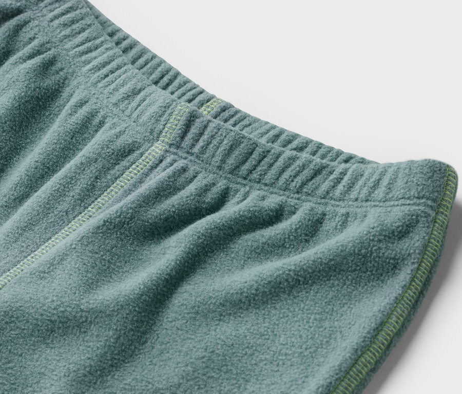 Detailaufnahme einer Kinder-Fleecehose.