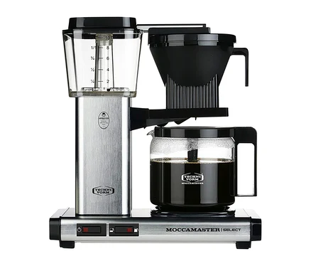 Detailaufnahme einer Moccamaster KBG Select Filterkaffeemaschine in gebürstetem Alu.