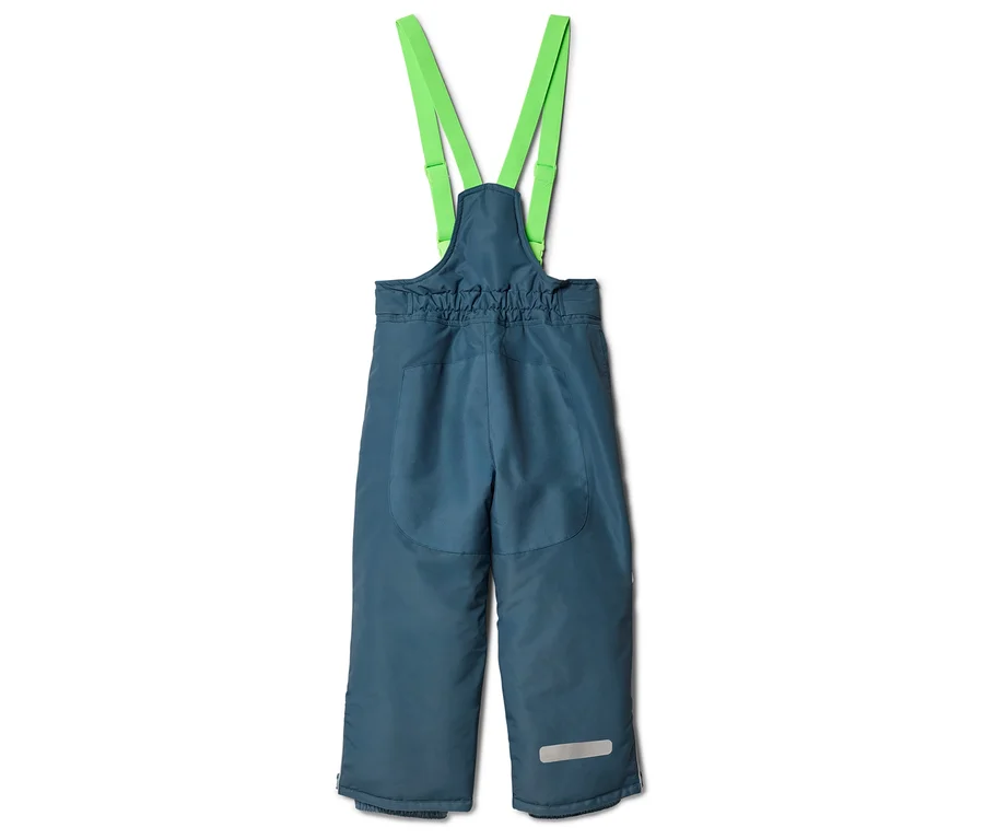 Blaue Kinder-Schneehose mit leuchtend grünen Hosenträgern und einem reflektierenden Streifen am linken Bein.