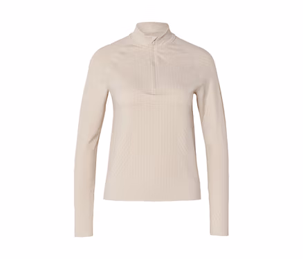 Helles beiges Langarmshirt mit Stehkragen und kurzem Reißverschluss, vertikaler Rippenstruktur und dezenten geometrischen Mustern auf Brust und Seiten.
