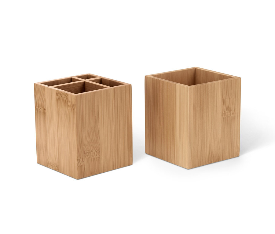 Zwei Organizer aus Bambus.