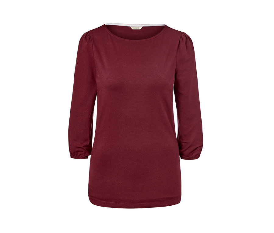 Dunkelrotes Shirt mit 3/4-Arm.