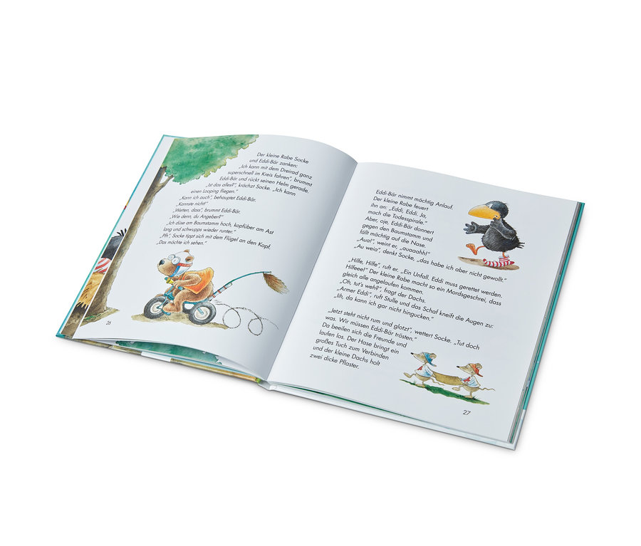 Aufgeschlagenes Buch »Lustige Vorlesegeschichten vom kleinen Raben Socke« mit Illustrationen.