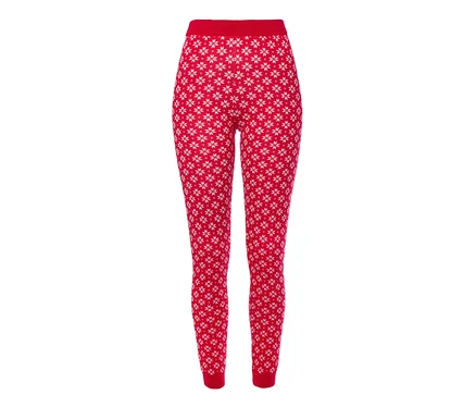 Rote Strickleggings mit weißem Schneeflockenmuster.