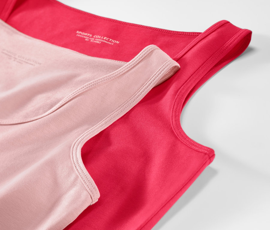 Zwei roséfarbene und pinke Tops.