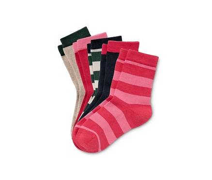 Fünf Paar rote Socken.