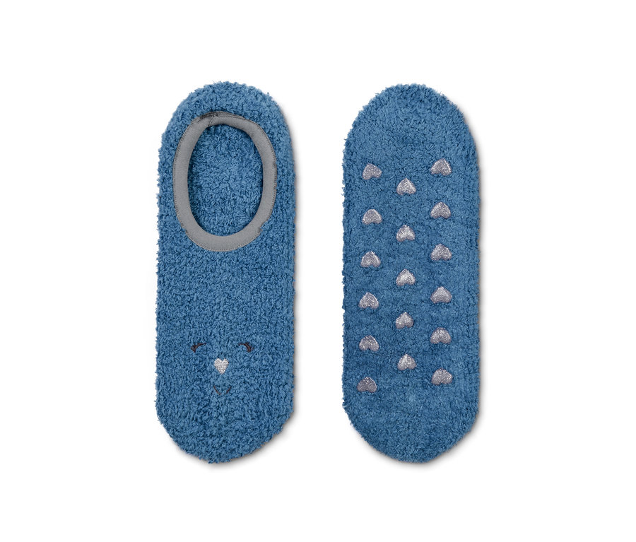 Zwei Paar blaue Hausschuhsocken liegen auf einem weißen Hintergrund.