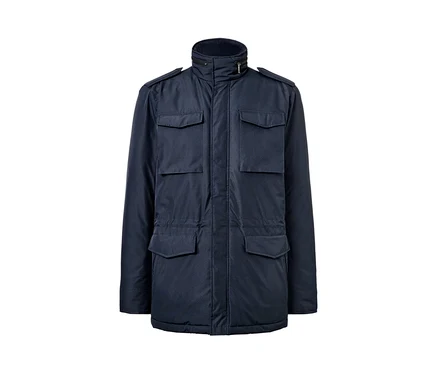 Blaues Fieldjacket.