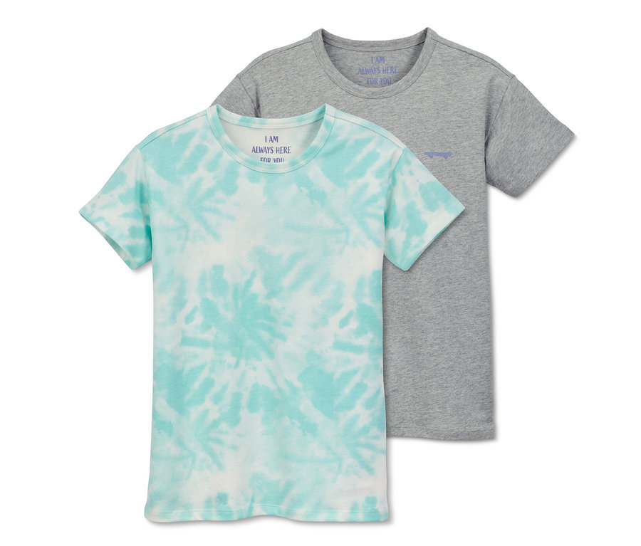 Zwei T-Shirts aus Bio-Baumwolle: ein türkisfarbenes Batik-Shirt und ein graues Shirt.