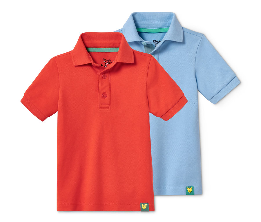 Zwei Poloshirts, eines in Orange und eines in Hellblau.
