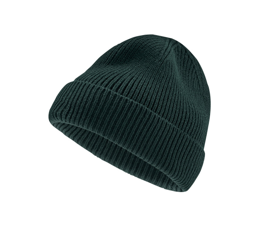 Nahaufnahme einer dunkelgrünen Strickmütze.