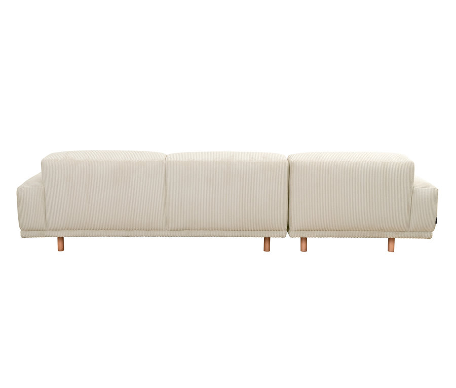 Ein cremefarbenes Ecksofa »Penelope« mit Longchair links.