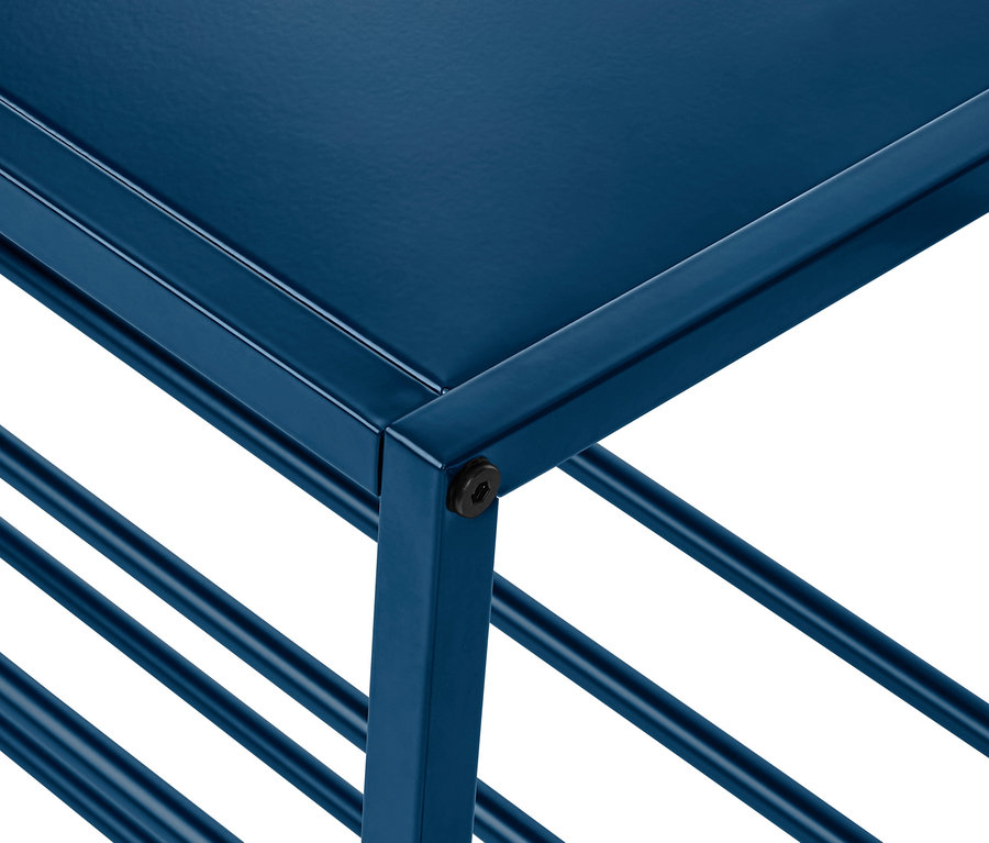 Detailaufnahme eines blauen Aufbewahrungsregals.