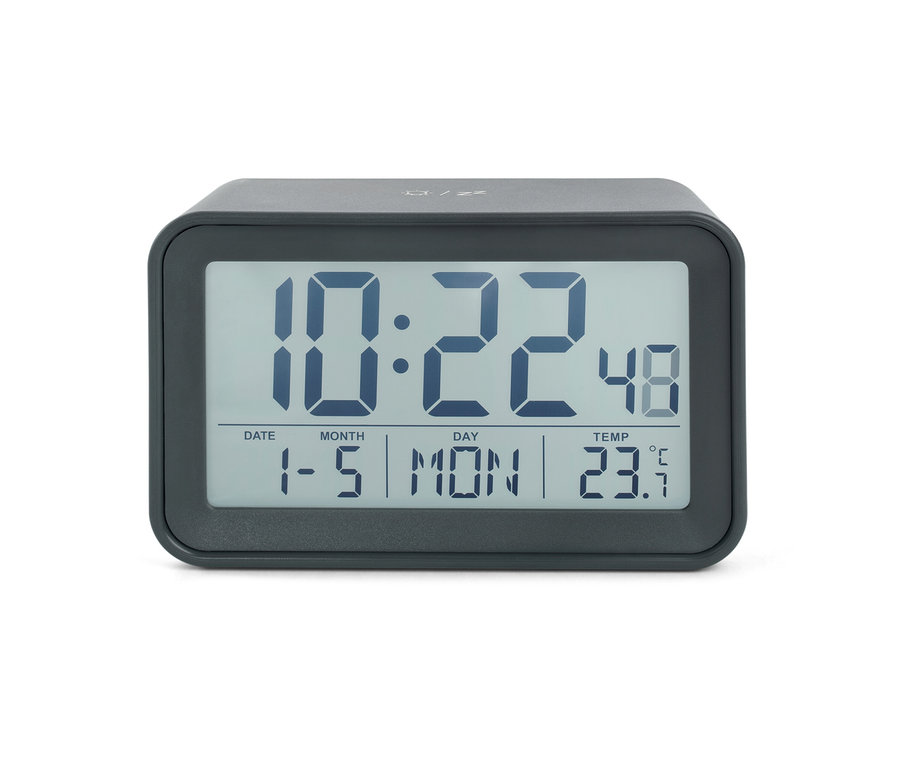 Ein schwarzer LCD-Funkwecker zeigt die Zeit 10:22.