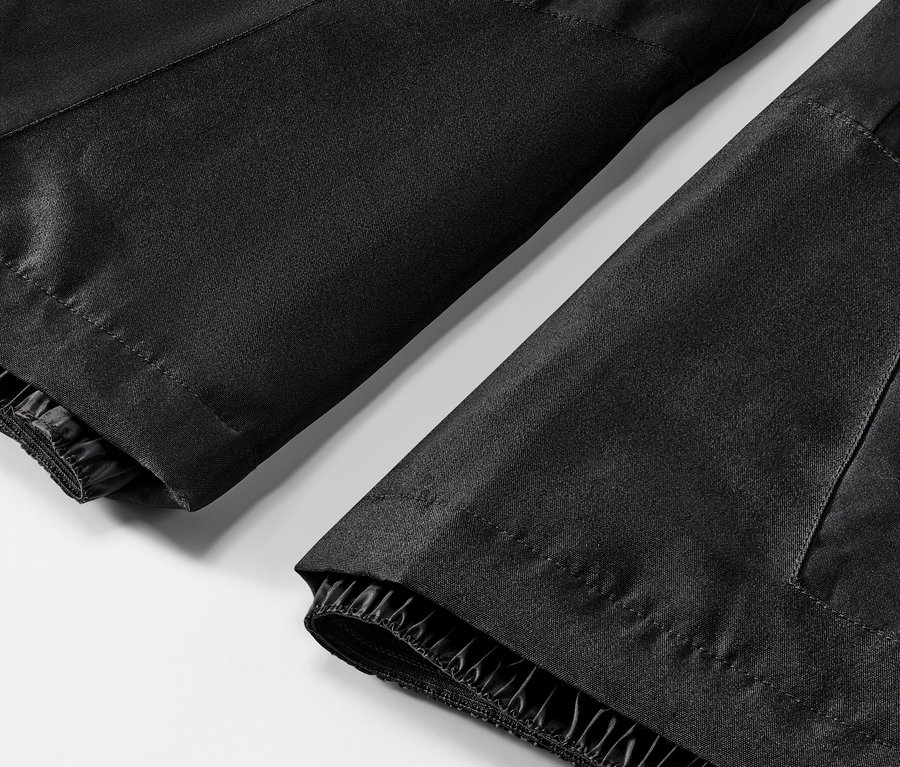 Detailaufnahme einer Skihose.