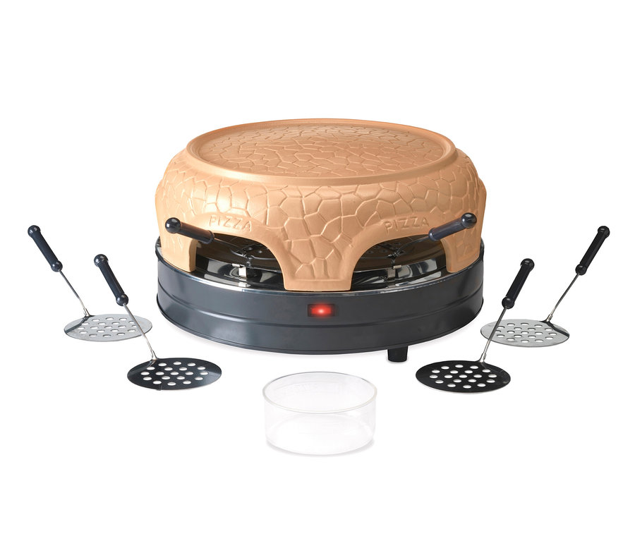 Grauer Pizzaofen für 6 Personen mit brauner Steinoberfläche und schwarzen Pizzaschiebern.