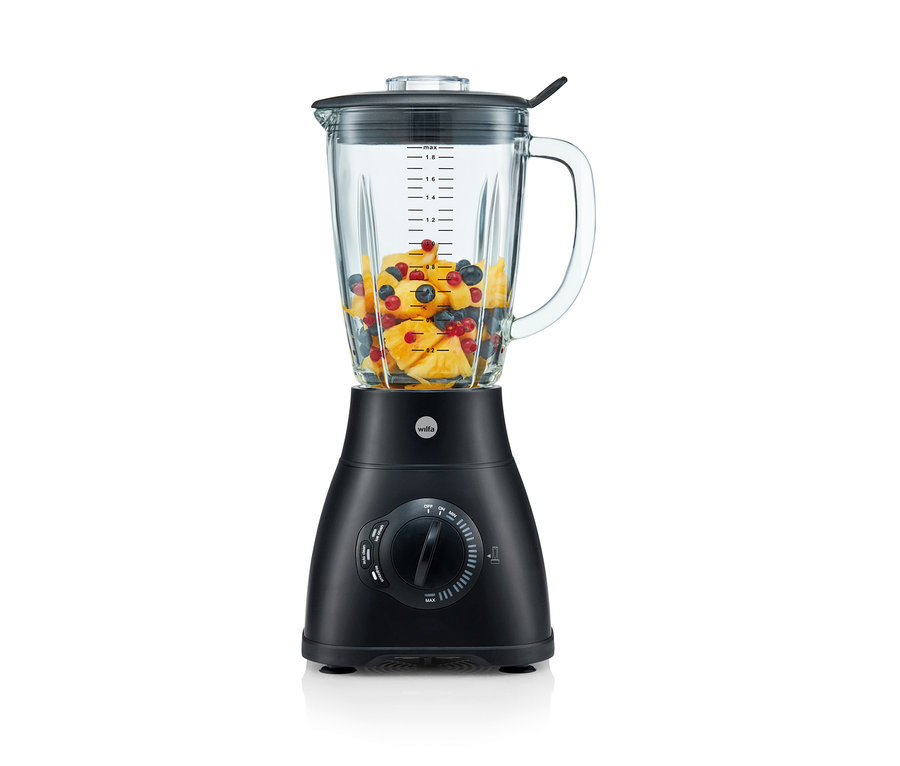 Schwarzer WILFA Standmixer »XPLODE AUTO«, 1,8 l, gefüllt mit Früchten.