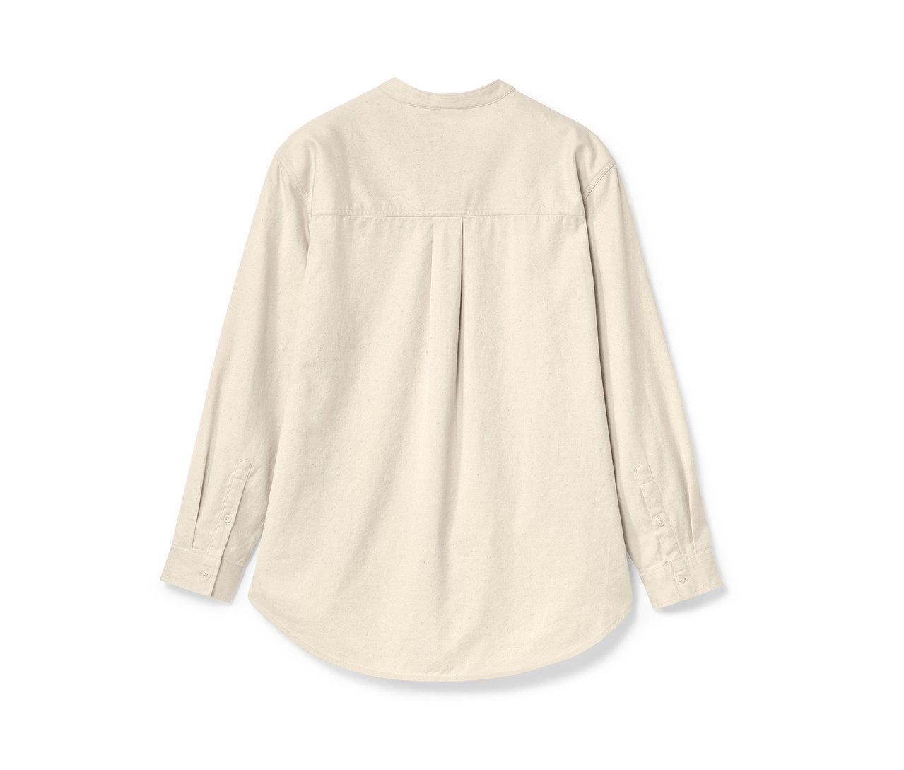 Rückansicht einer cremefarbenen Leinenbluse mit langen Ärmeln.