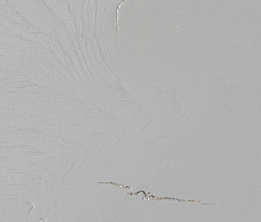 Detailaufnahme der Textur eines wolkengrauen Woood Garderobenschranks »Madu«.