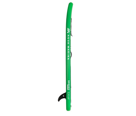 Ein grünes Aqua Marina SUP-Board »Breeze« steht.