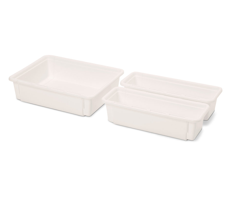 Drei weiße Plastikschalen in verschiedenen Größen.