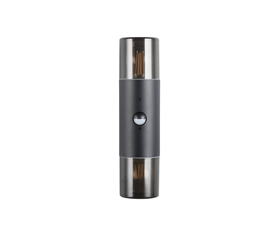 Eine Trio Outdoor-Wandleuchte »Hoosic«.