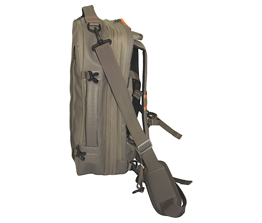 Seitliche Ansicht des grauen Tambu Outdoor-Rucksacks »JATRI 30« mit Schultergurt.