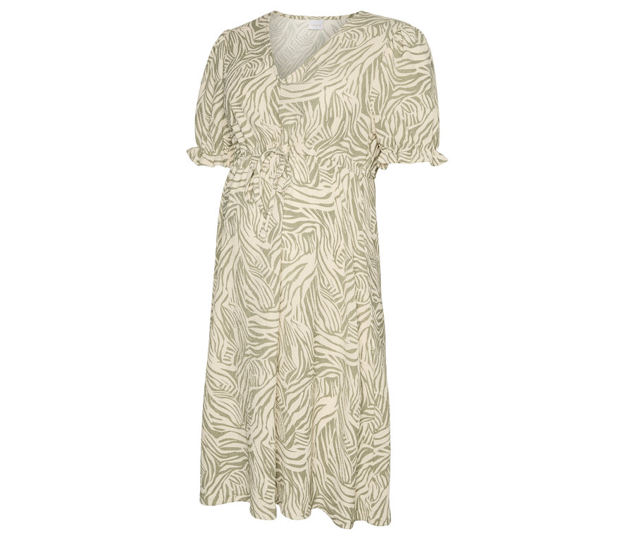 Ein langes, helles Kleid mit grünem Zebramuster, V-Ausschnitt, kurzen Ärmeln und einer Kordel in der Taille.