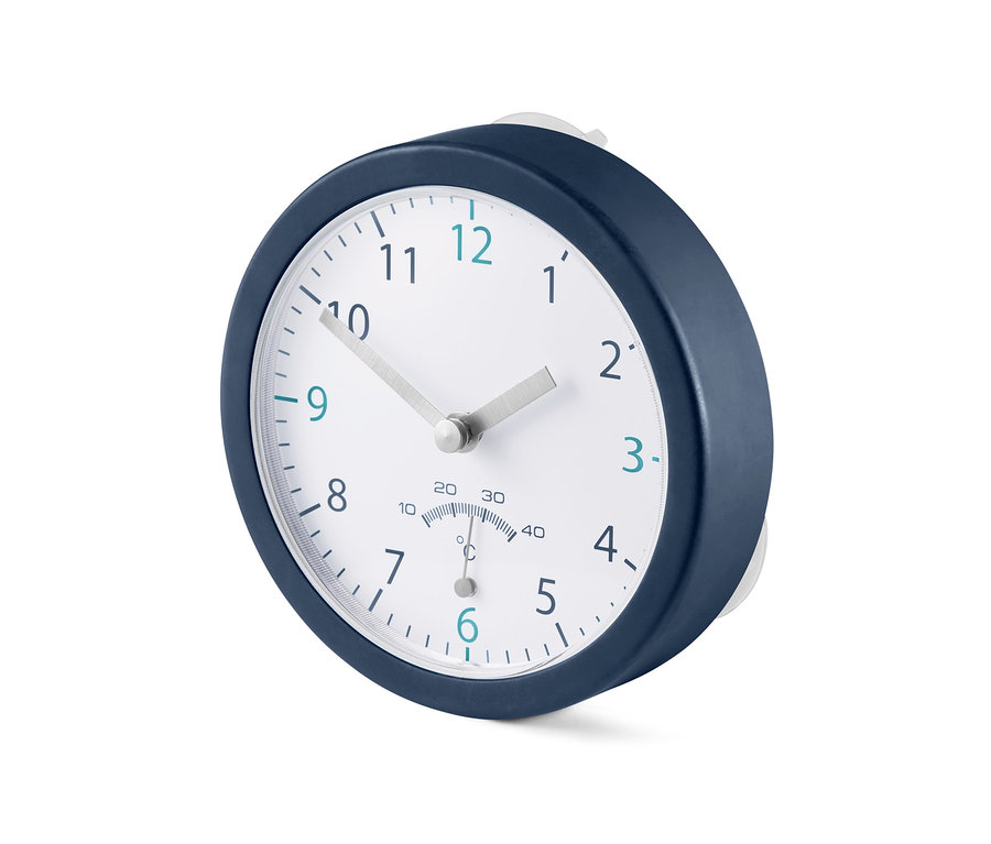 Detail einer Badwanduhr mit Thermometer und blauem Rahmen.
