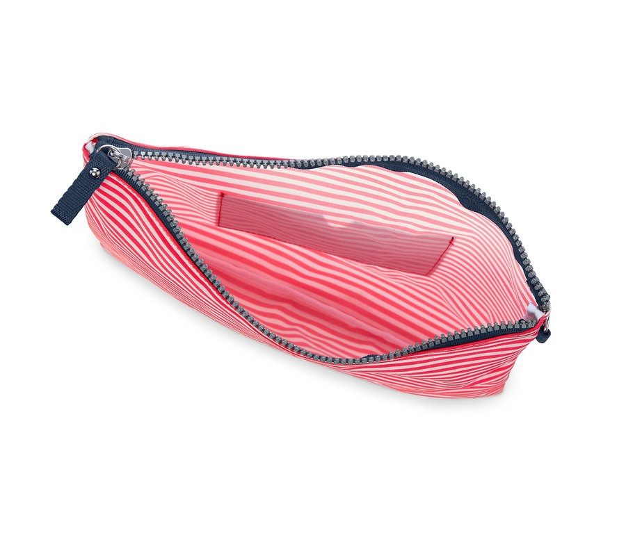 Offene Reißverschlusstasche mit roten und weißen Streifen.