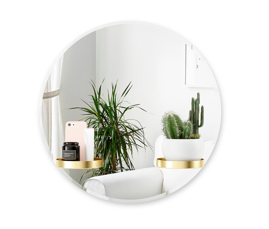 Umbra-Wandspiegel »Perch«, mit Ablage mit Handy, Creme und Pflanze darauf.