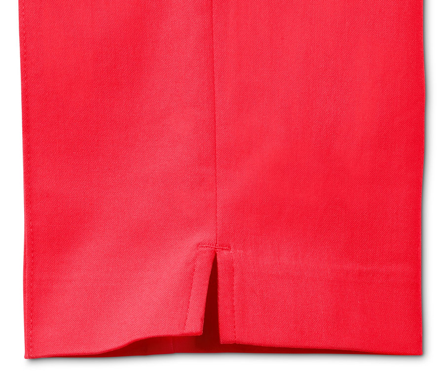 Detailansicht einer roten 7/8-Stretchhose.