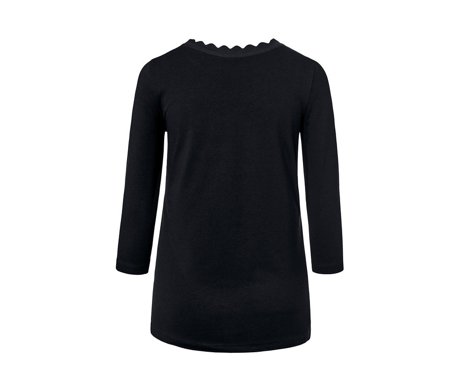 Schwarzes Shirt mit 3/4-Arm.