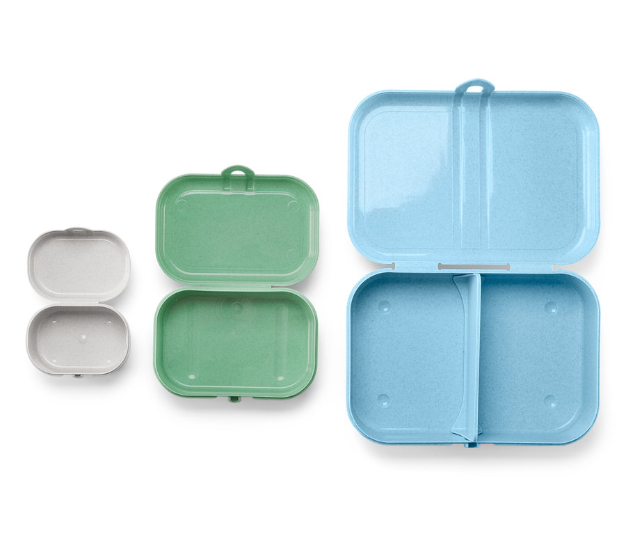 Geöffnete 3 To-go-Dosen in Grau, Grün und Blau.