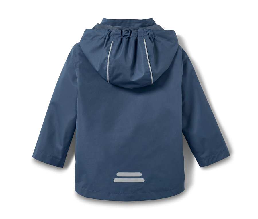 Nahaufnahme der Rückseite einer marineblauen Kleinkind-3-in-1-Outdoorjacke.