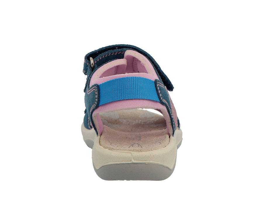 Rückansicht einer Lurchi Sandale, Jeans, mit blauen Riemen und rosa Futter.