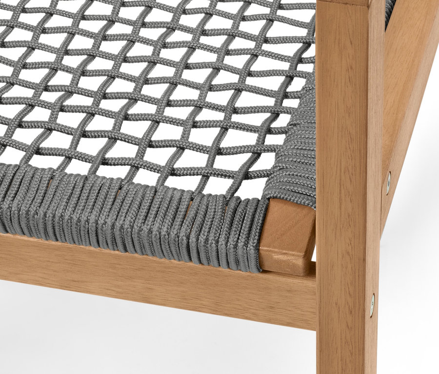 Detailaufnahme eines Hochlehners mit Textilgeflecht.