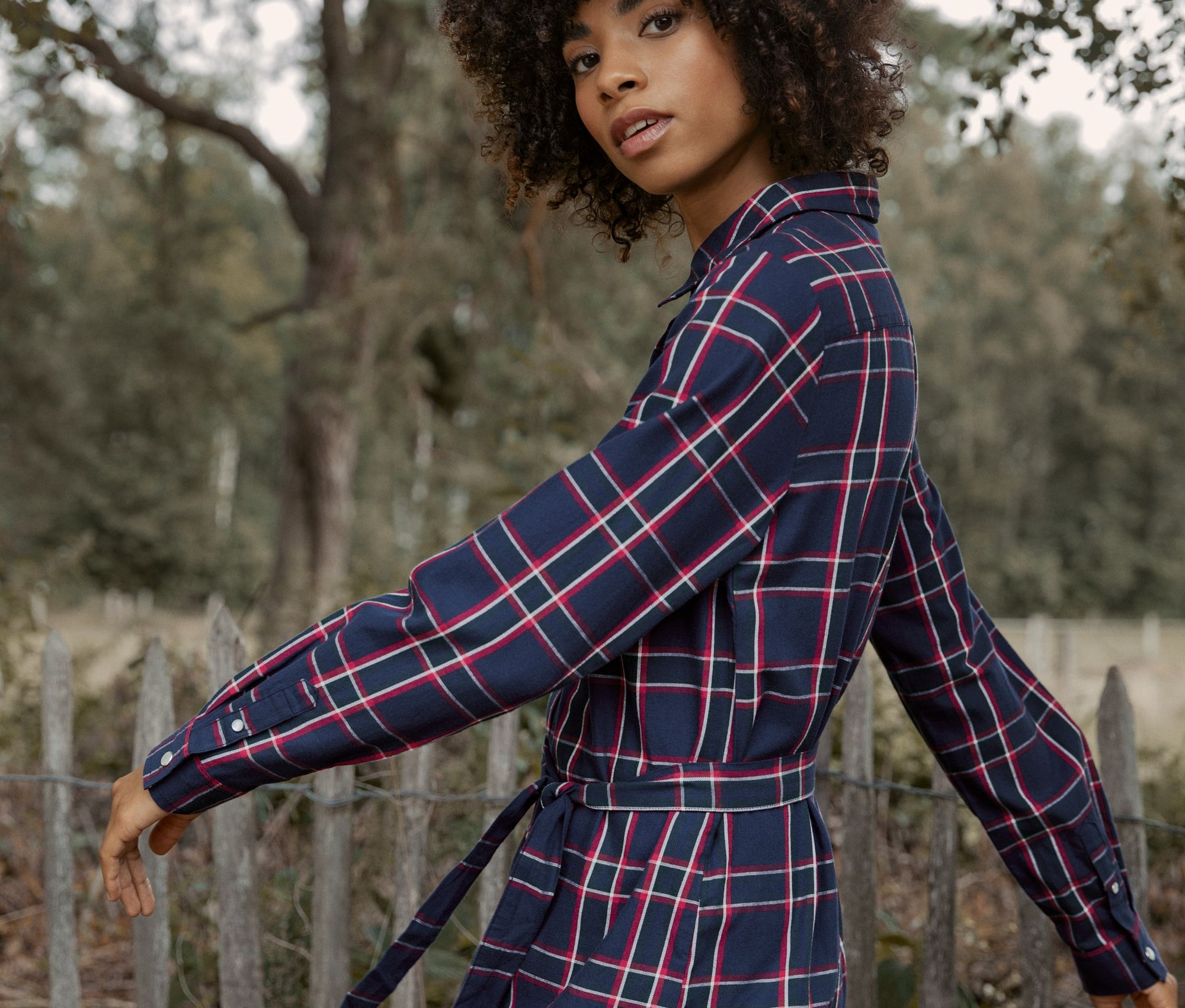 Thumbnail - Tchibo - Karierte Longbluse aus Baumwoll-Flanell - Damen - Gr. 42 - dunkelblau/kariert