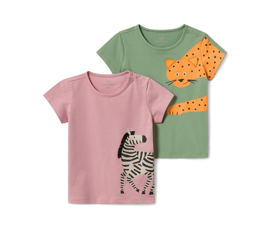 Zwei Kinder-T-Shirts, ein rosafarbenes mit Zebra und ein grünes mit Tiger.