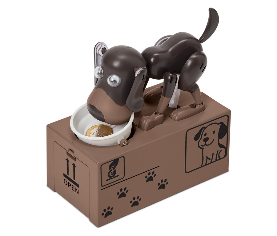 Braune Roboter-Hund-Spardose mit Münze in einer Schüssel.