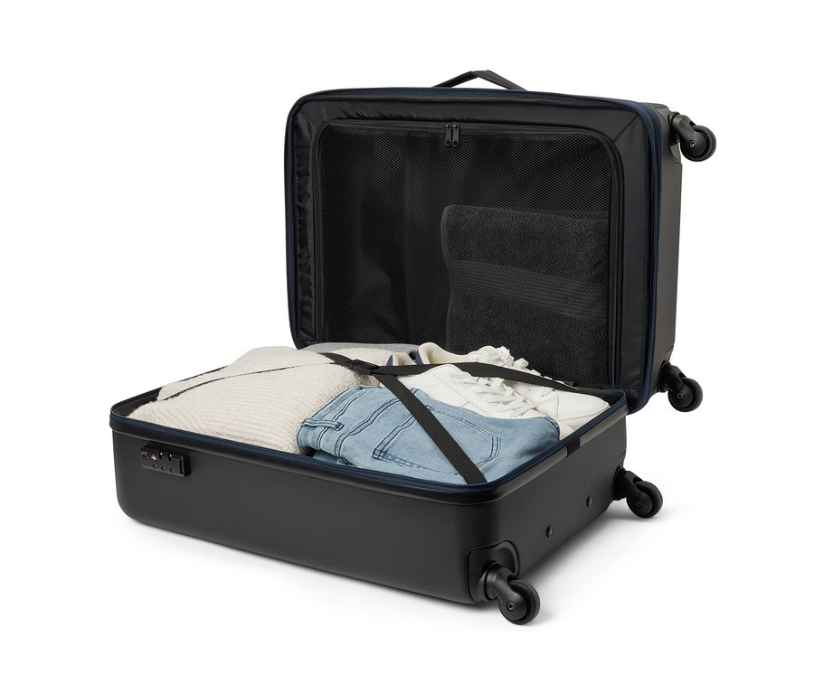 Geöffneter Hybridkoffer, mittel, mit Kleidung darin.