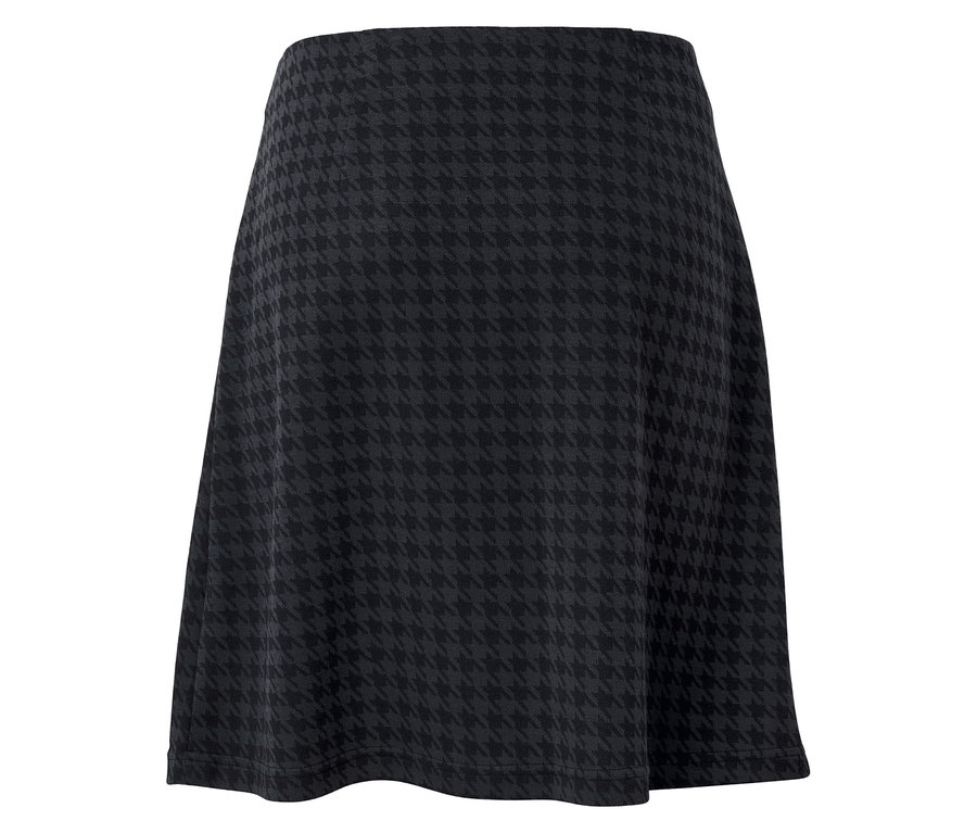 Schwarzer Rock mit Hahnentrittmuster.