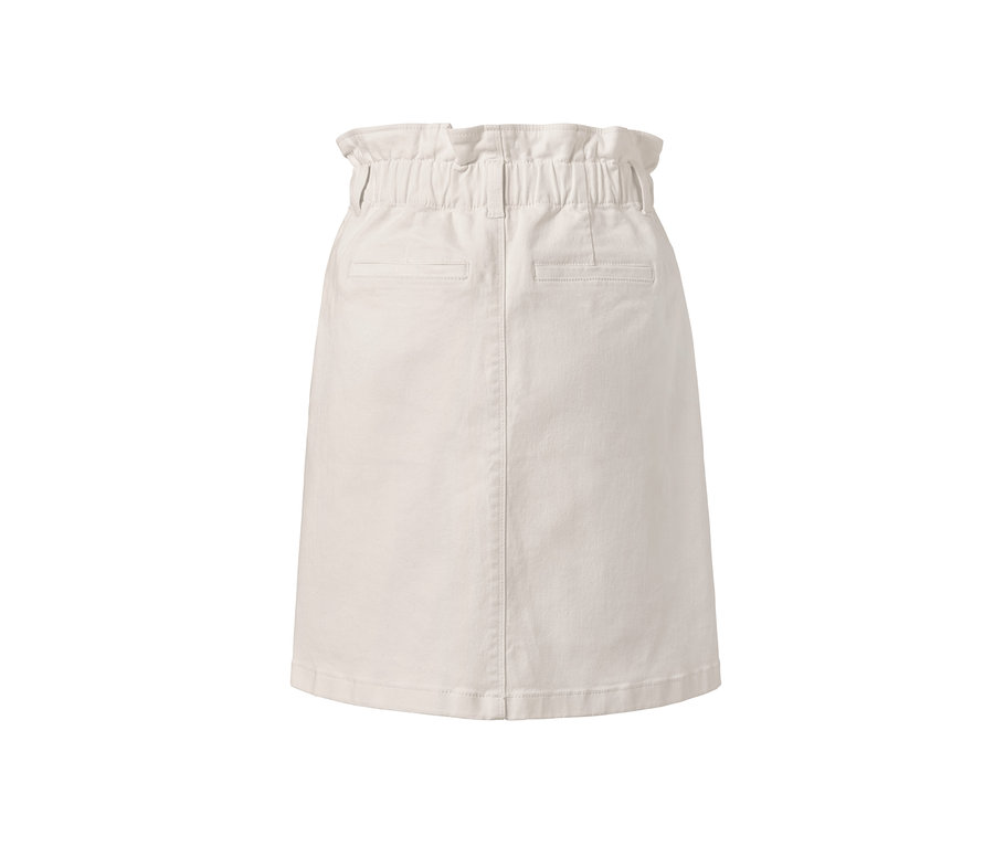 Detailansicht der Rückseite eines Jeansrocks mit Paperbag-Bund.