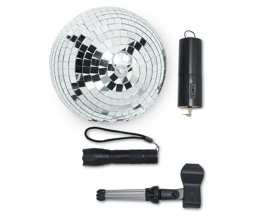Spiegelkugel, Motor, Taschenlampe und Halter auf weißem Hintergrund.