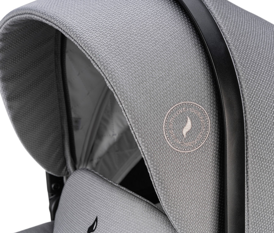 Detailansicht des grauen Osann Kombi-Kinderwagens Juntos.